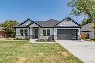 305 Hobbs Ave, Boyd, TX 76023 - Photo 1