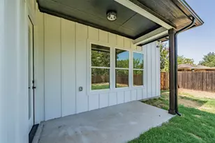 305 Hobbs Ave, Boyd, TX 76023 - Photo 3