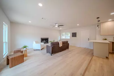 821 Lexington Drive, Lancaster, TX 75134 - Photo 5