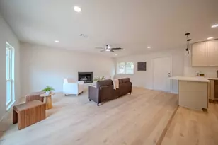 821 Lexington Dr, Lancaster, TX 75134 - Photo 5