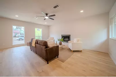 821 Lexington Drive, Lancaster, TX 75134 - Photo 9