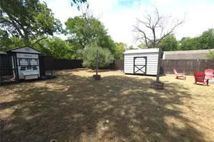 1405 N Oak St, McKinney, TX 75069 - Photo 35