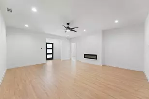 2723 Lagow St, Dallas, TX 75210 - Photo 11