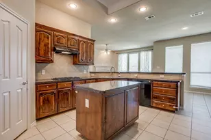6 Beechcreek Dr, Edgecliff Village, TX 76134 - Photo 9