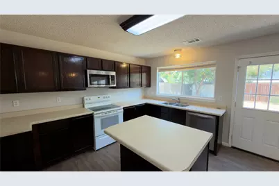 3401 Cheyenne Ranch Road, Fort Worth, TX 76262 - Photo 3