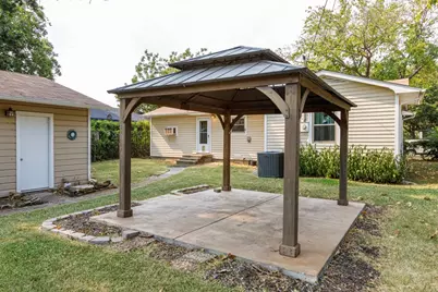 210 E Daugherty Drive, Garland, TX 75041 - Photo 23