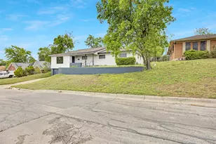 7401 Trimble Dr, Fort Worth, TX 76134 - Photo 3