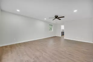 7401 Trimble Dr, Fort Worth, TX 76134 - Photo 5