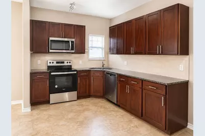 719 E 6th Street, Bonham, TX 75418 - Photo 11