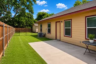 719 E 6th St, Bonham, TX 75418 - Photo 19