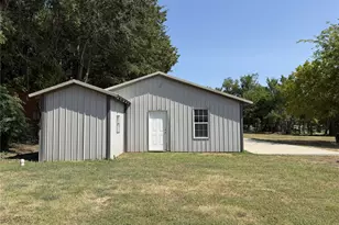 101 Houston Street E, Sulphur Springs, TX 75482 - Photo 1