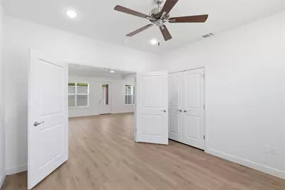 206 E Ewell Street, Granbury, TX 76048 - Photo 13