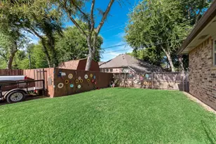 3713 Ridgewood Dr, Grand Prairie, TX 75052 - Photo 23