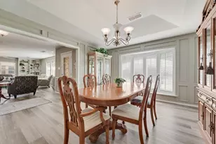 3713 Ridgewood Dr, Grand Prairie, TX 75052 - Photo 5