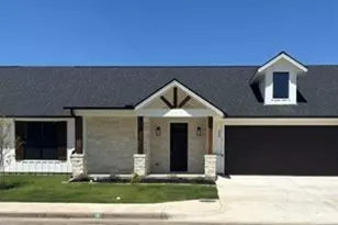 208 E Ewell St, Granbury, TX 76048 - Photo 1