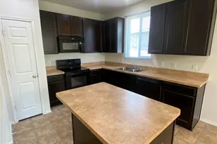 1721 Megan Creek Dr, Little Elm, TX 75068 - Photo 9