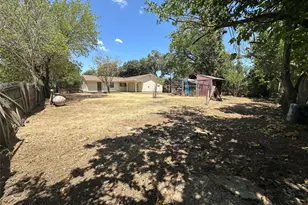1000 Harris Dr, Euless, TX 76039 - Photo 17