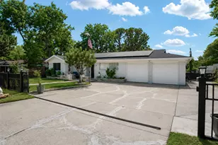 500 Oakwood Dr, Euless, TX 76040 - Photo 1