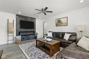 13640 Janwood Ln, Farmers Branch, TX 75234 - Photo 5