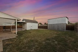 6640 Pleasant Ridge Dr, North Richland Hills, TX 76180 - Photo 25