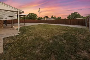 6640 Pleasant Ridge Dr, North Richland Hills, TX 76180 - Photo 9