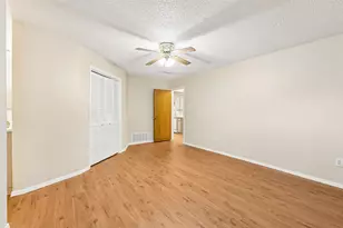6640 Pleasant Ridge Dr, North Richland Hills, TX 76180 - Photo 15