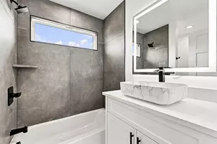1954 Nomas St, Dallas, TX 75212 - Photo 27
