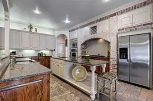 2141 Farrington Ln, Hurst, TX 76054 - Photo 13