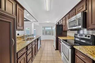 10526 Ravenscroft Dr, Dallas, TX 75230 - Photo 7