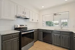 502 Brian Dr, Grand Prairie, TX 75052 - Photo 9