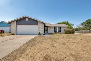 502 Brian Dr, Grand Prairie, TX 75052 - Photo 1