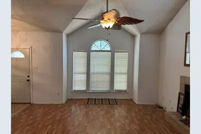 606 Squaw Creek Court, Arlington, TX 76018 - Photo 3