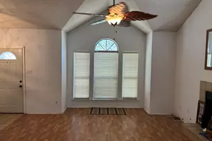 606 Squaw Creek Ct, Arlington, TX 76018 - Photo 3