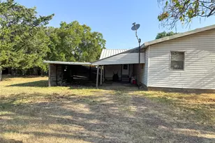 504 S Hall St, Montague, TX 76251 - Photo 25