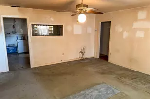 504 S Hall St, Montague, TX 76251 - Photo 9