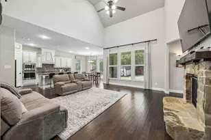403 Clear Creek Dr, Mansfield, TX 76063 - Photo 7
