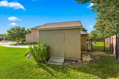 8809 Hedge Row Court, North Richland Hills, TX 76182 - Photo 35