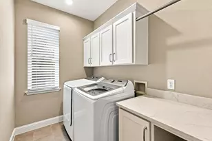 8809 Hedge Row Ct, North Richland Hills, TX 76182 - Photo 25