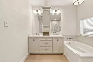 8809 Hedge Row Ct, North Richland Hills, TX 76182 - Photo 23