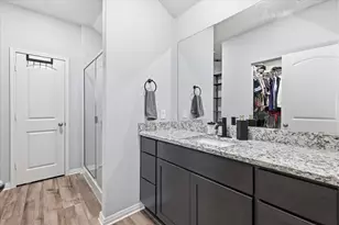7533 Pleasant Oaks St, Fort Worth, TX 76120 - Photo 17