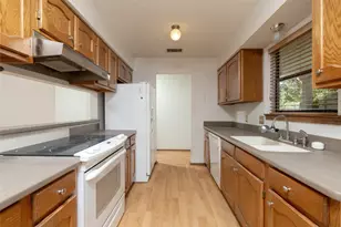 211 Oak Ct, Springtown, TX 76082 - Photo 17