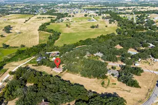 211 Oak Ct, Springtown, TX 76082 - Photo 1