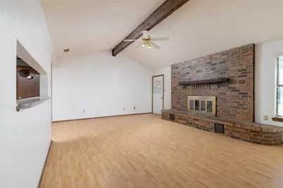 211 Oak Court, Springtown, TX 76082 - Photo 11