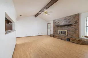 211 Oak Ct, Springtown, TX 76082 - Photo 11