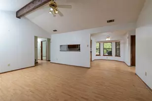 211 Oak Ct, Springtown, TX 76082 - Photo 13