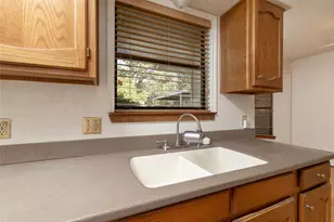 211 Oak Ct, Springtown, TX 76082 - Photo 21
