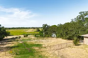 211 Oak Ct, Springtown, TX 76082 - Photo 35