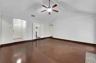 916 Pierce Arrow Dr, Arlington, TX 76001 - Photo 9