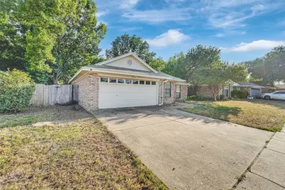 916 Pierce Arrow Drive, Arlington, TX 76001 - Photo 3