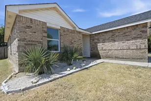 300 Deer Run Dr, Sanger, TX 76266 - Photo 3